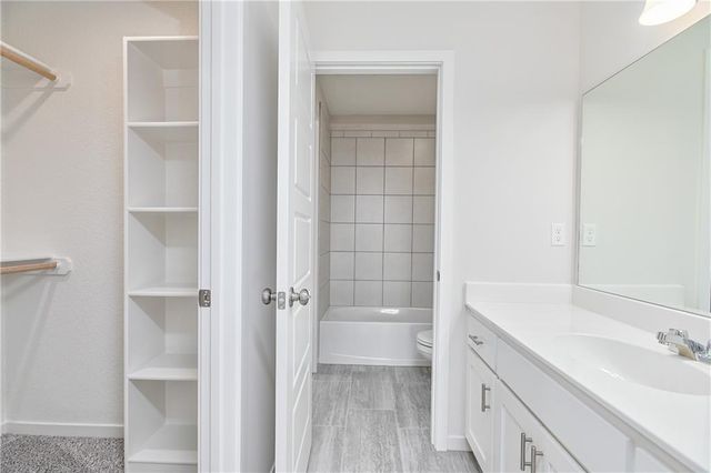 2740 W Park Street, Olathe, KS 66061