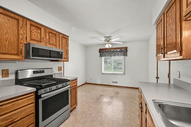 15632 Heywood Way, Apple Valley, MN 55124