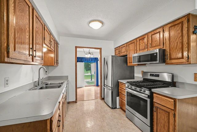 15632 Heywood Way, Apple Valley, MN 55124