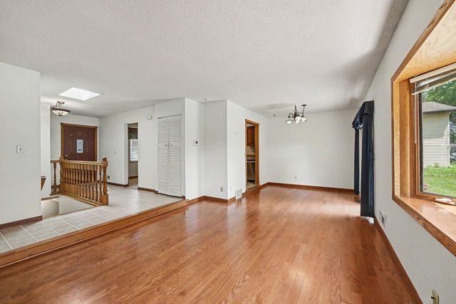 15632 Heywood Way, Apple Valley, MN 55124