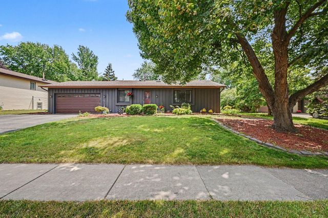 15632 Heywood Way, Apple Valley, MN 55124