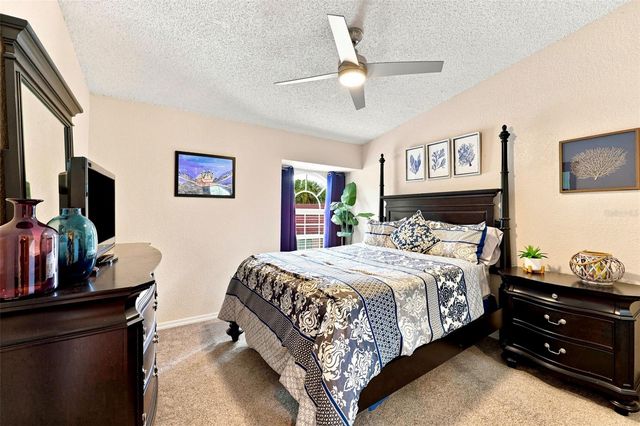673 SEGOVIA COURT NE 702, St Petersburg, FL 33703