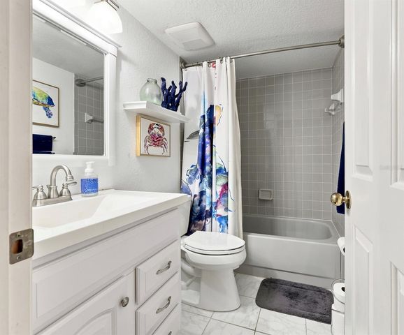 673 SEGOVIA COURT NE 702, St Petersburg, FL 33703