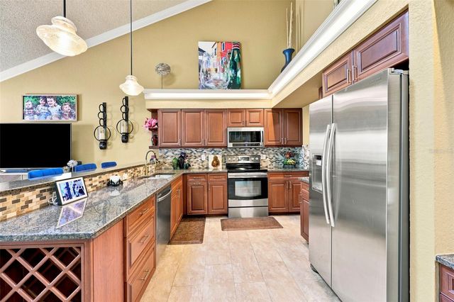 673 SEGOVIA COURT NE 702, St Petersburg, FL 33703