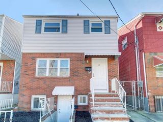 21 Freedom Pl, Jersey City, NJ 07305
