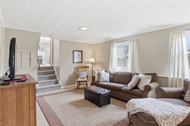 11 Saxony Road, Pittsford, NY 14534