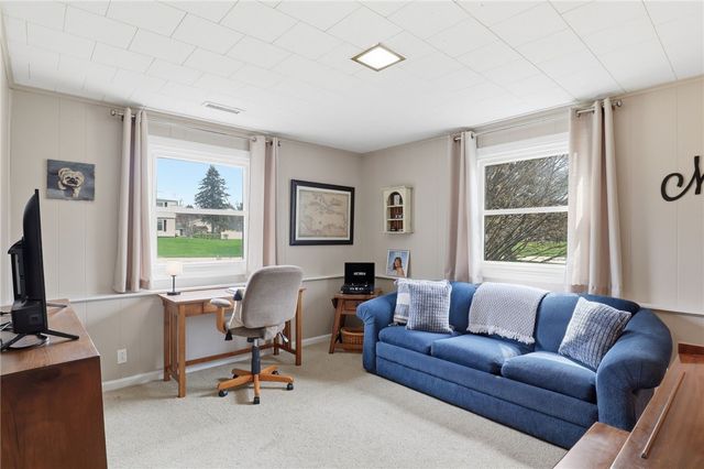 11 Saxony Road, Pittsford, NY 14534