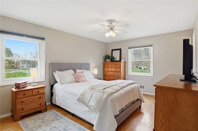 11 Saxony Road, Pittsford, NY 14534