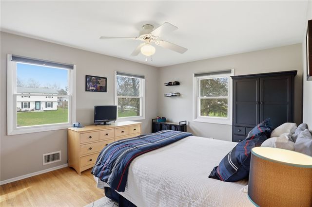 11 Saxony Road, Pittsford, NY 14534