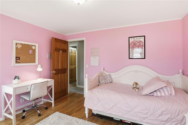 11 Saxony Road, Pittsford, NY 14534