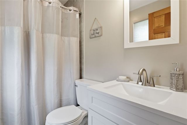 11 Saxony Road, Pittsford, NY 14534