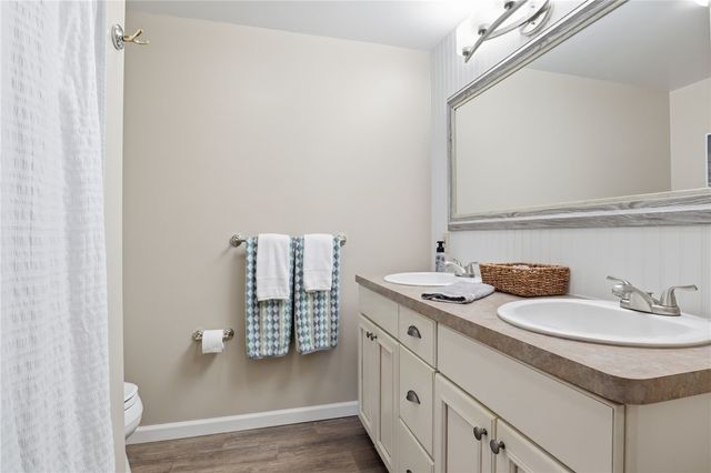 11 Saxony Road, Pittsford, NY 14534