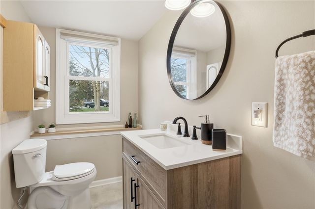 11 Saxony Road, Pittsford, NY 14534