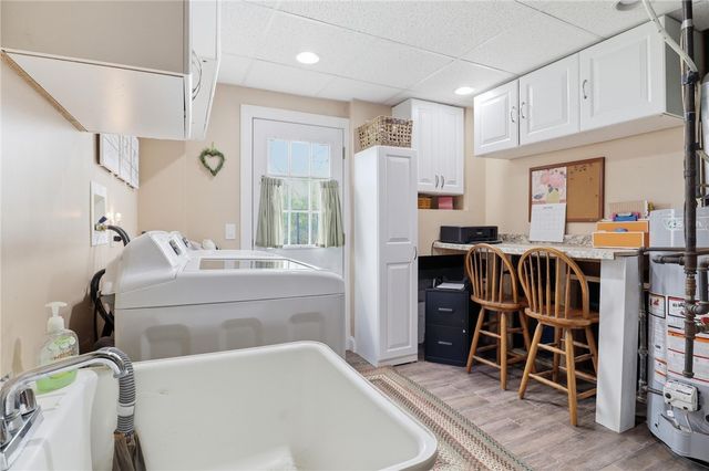 11 Saxony Road, Pittsford, NY 14534