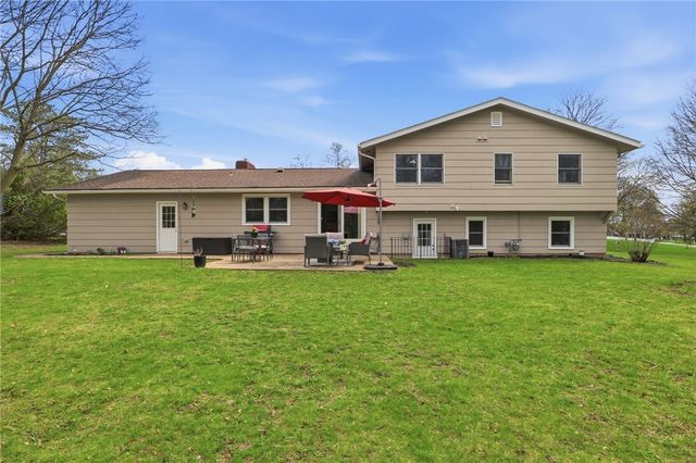 11 Saxony Road, Pittsford, NY 14534