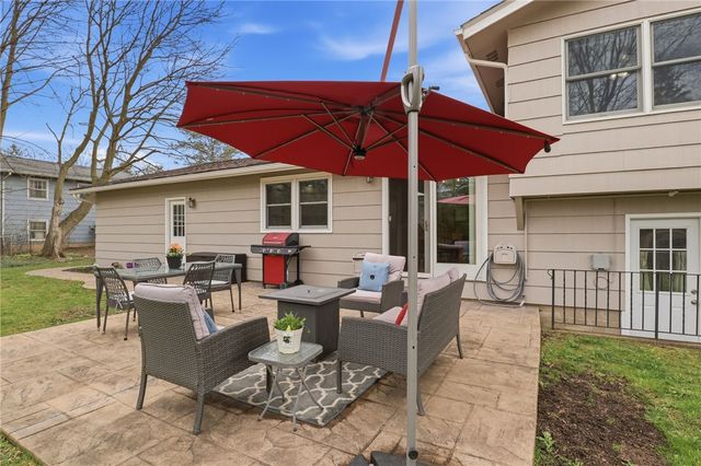 11 Saxony Road, Pittsford, NY 14534