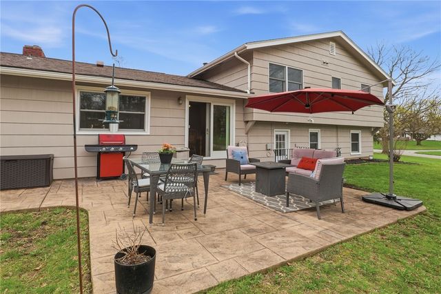 11 Saxony Road, Pittsford, NY 14534