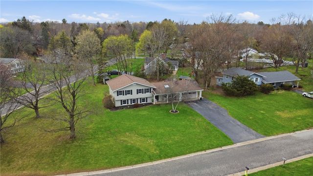 11 Saxony Road, Pittsford, NY 14534