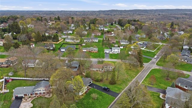 11 Saxony Road, Pittsford, NY 14534