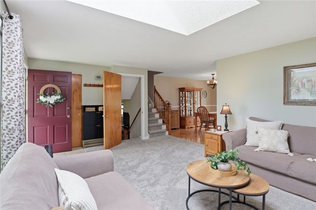 11 Saxony Road, Pittsford, NY 14534