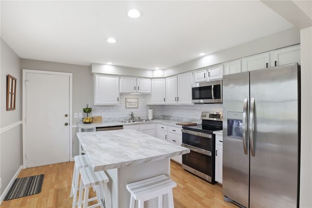 11 Saxony Road, Pittsford, NY 14534