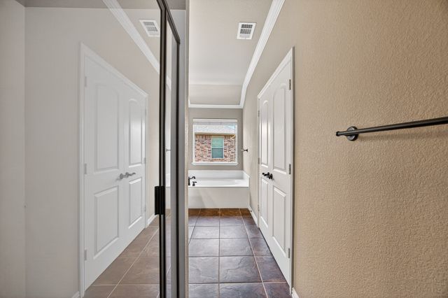 2940 Europa Drive, Grand Prairie, TX 75052