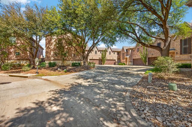 2940 Europa Drive, Grand Prairie, TX 75052