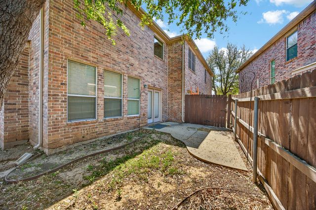 2940 Europa Drive, Grand Prairie, TX 75052