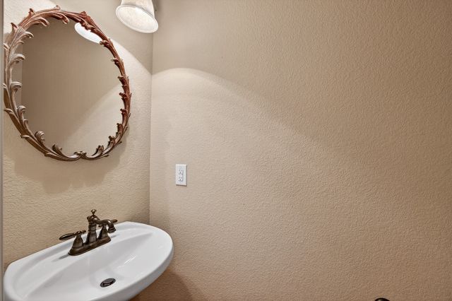 2940 Europa Drive, Grand Prairie, TX 75052