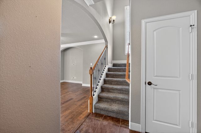 2940 Europa Drive, Grand Prairie, TX 75052