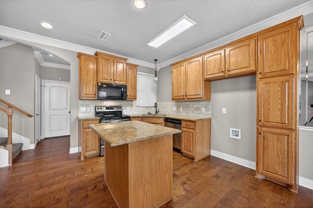 2940 Europa Drive, Grand Prairie, TX 75052