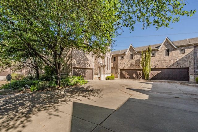 2940 Europa Drive, Grand Prairie, TX 75052