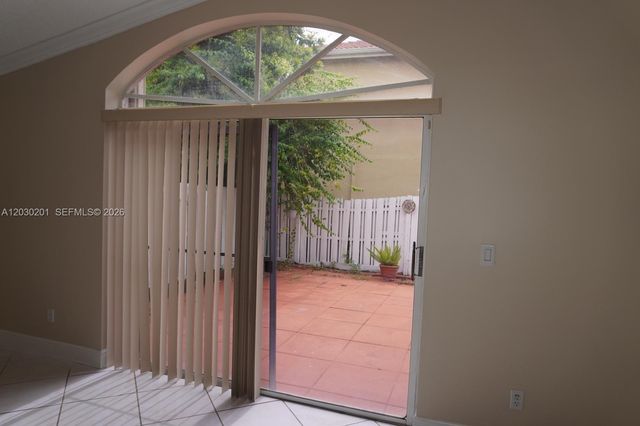 2010 NW 182nd Terrace, Pembroke Pines, FL 33029