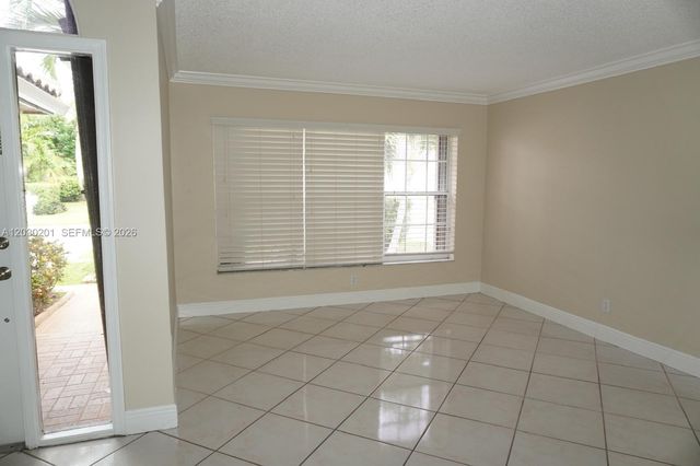 2010 NW 182nd Terrace, Pembroke Pines, FL 33029
