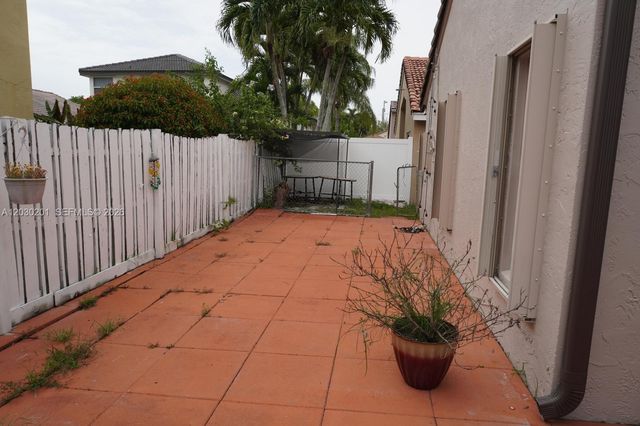 2010 NW 182nd Terrace, Pembroke Pines, FL 33029