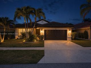 2010 NW 182nd Terrace, Pembroke Pines, FL 33029