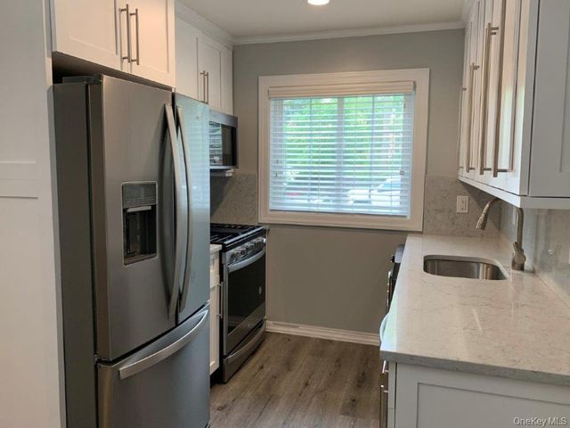 560 New Highway 6-2A, Hauppauge, NY 11788