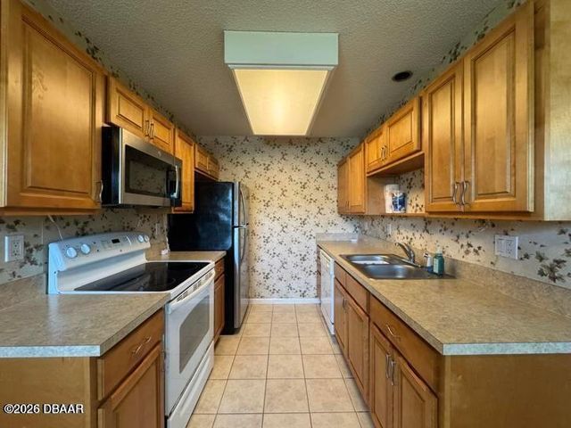 840 Center Ave Apt 99, Holly Hill, FL 32117