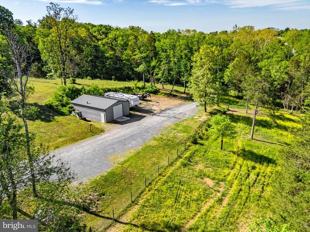 365 SHADOWHAWK LN, Kearneysville, WV 25430