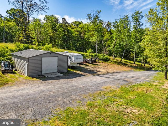 365 SHADOWHAWK LN, Kearneysville, WV 25430