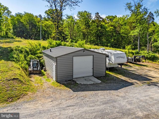365 SHADOWHAWK LN, Kearneysville, WV 25430