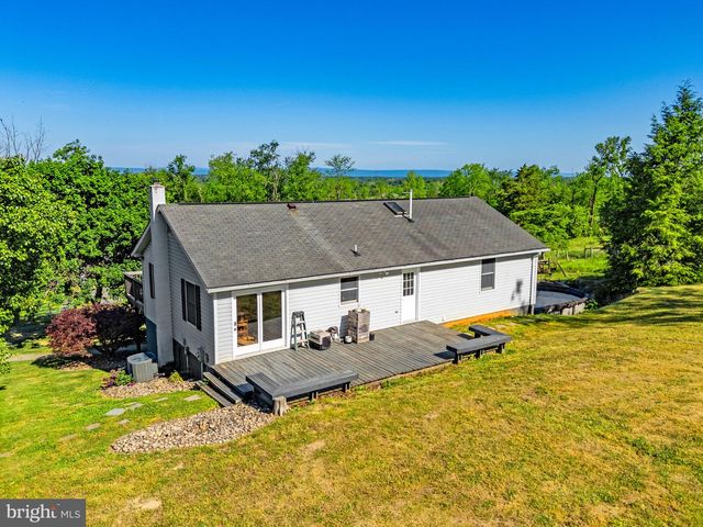 365 SHADOWHAWK LN, Kearneysville, WV 25430