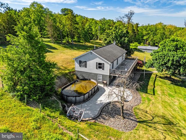 365 SHADOWHAWK LN, Kearneysville, WV 25430