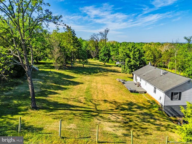 365 SHADOWHAWK LN, Kearneysville, WV 25430