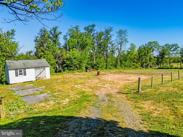 365 SHADOWHAWK LN, Kearneysville, WV 25430