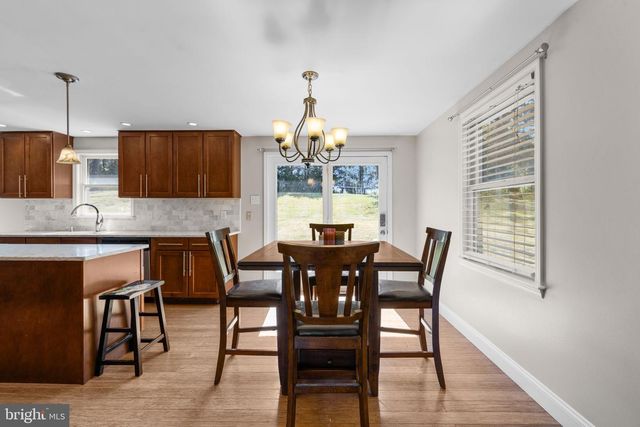 365 SHADOWHAWK LN, Kearneysville, WV 25430
