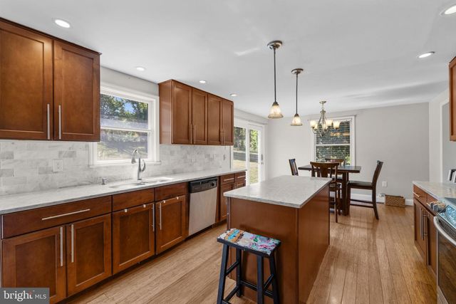 365 SHADOWHAWK LN, Kearneysville, WV 25430