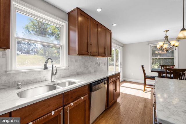 365 SHADOWHAWK LN, Kearneysville, WV 25430