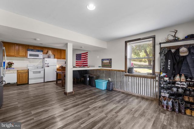 365 SHADOWHAWK LN, Kearneysville, WV 25430