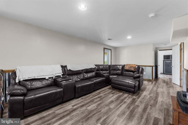 365 SHADOWHAWK LN, Kearneysville, WV 25430